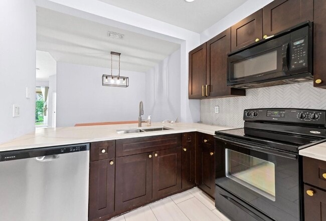 6435 Park Lake Cir in Boynton Beach, FL - Building Photo - Building Photo
