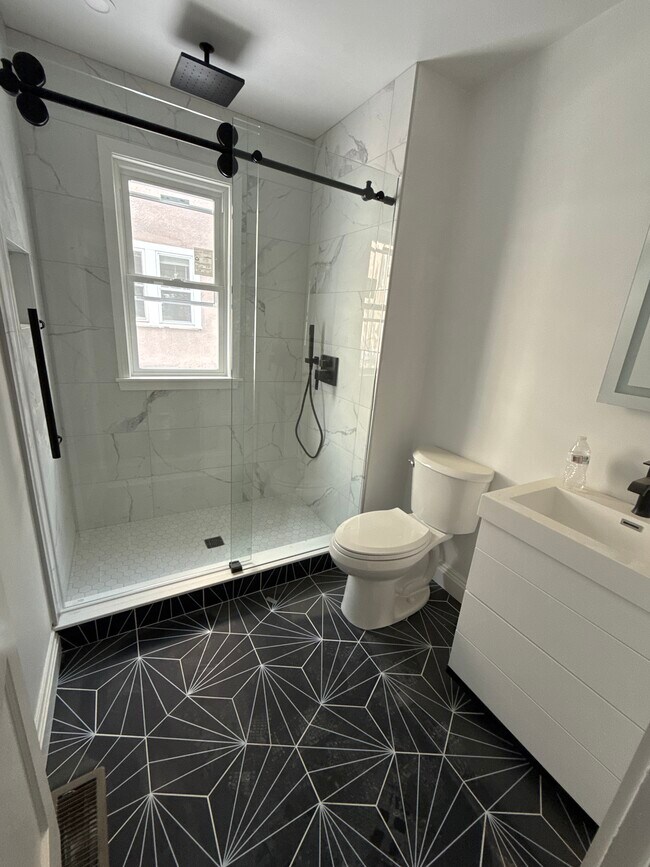 16 Princeton St, Unit 3 in Somerville, MA - Building Photo - Building Photo
