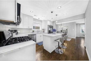 3721 Clarence Ave, Unit 2 in Berwyn, IL - Building Photo