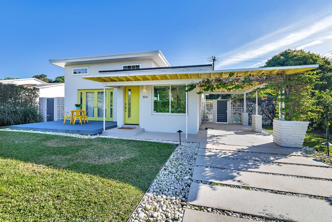 374 Maddock St in West Palm Beach, FL - Building Photo - Building Photo