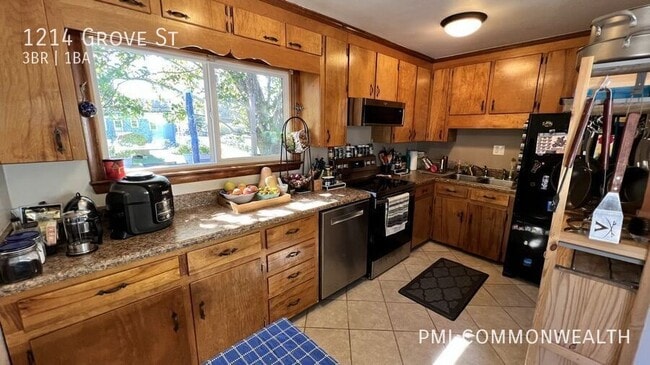 1214 Grove St in Charlottesville, VA - Building Photo - Building Photo