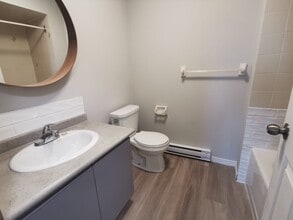 104 Codrington St in Barrie, ON - Building Photo - Building Photo