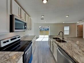 213 Linda Ln in Auburndale, FL - Building Photo - Building Photo