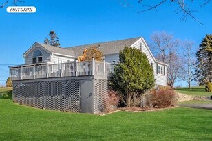 147 S Essex St in Montauk, NY - Building Photo