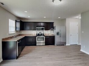 1152 Fiesta Dr in Franklin, IN - Foto de edificio - Building Photo