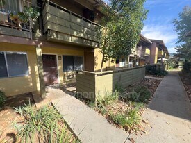 2094 E Grand Ave in Escondido, CA - Building Photo