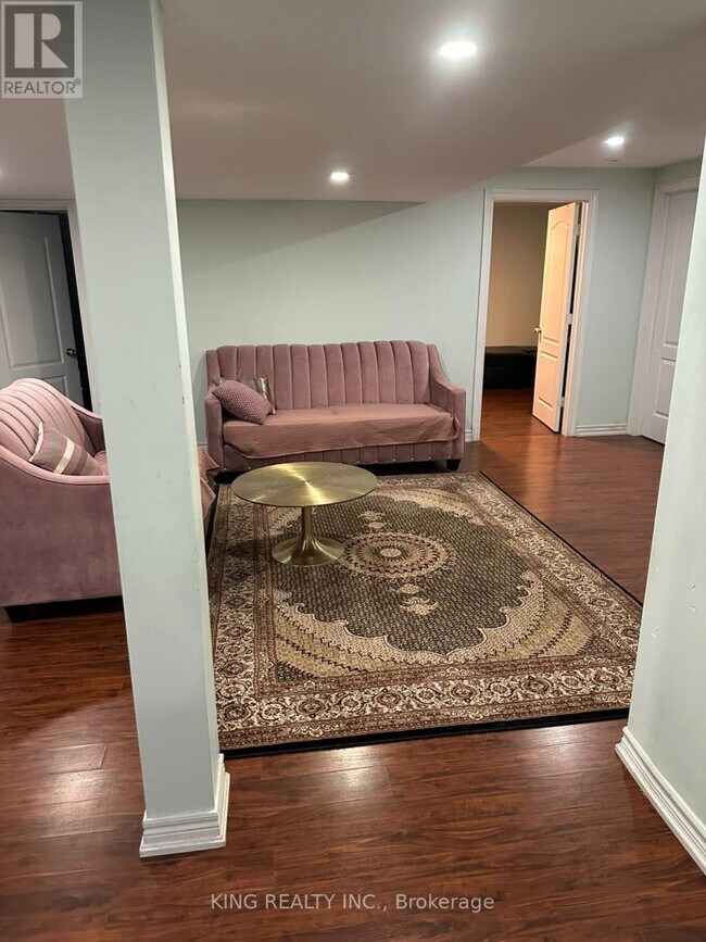 36 Creekwood Dr in Brampton, ON - Building Photo - Building Photo