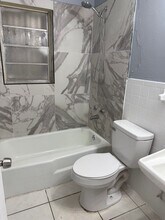 1176 W 32nd St in West Palm Beach, FL - Foto de edificio - Building Photo