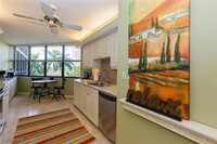 6000 Pelican Bay Blvd in Naples, FL - Foto de edificio - Building Photo