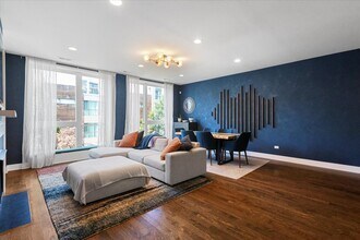 2749 N Lakewood Ave in Chicago, IL - Building Photo - Building Photo
