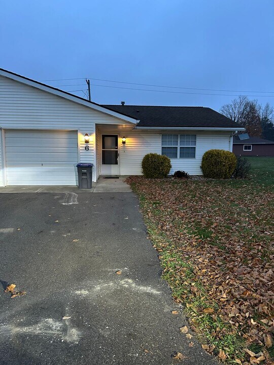 917 N Clay St in Sturgis, MI - Building Photo