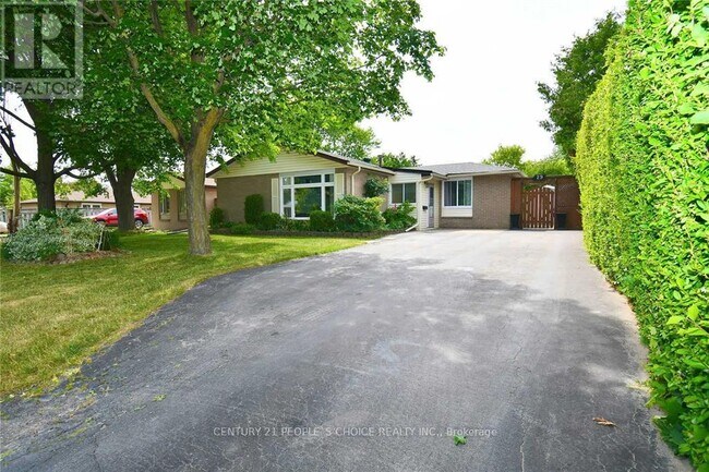 property at 29 Flavian Crescent