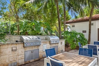 Miramar Park Apartments in Miramar, FL - Foto de edificio - Building Photo