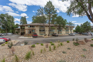 Oakridge on the Green Apartments