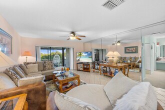 8305 Casa Del Lago in Boca Raton, FL - Building Photo - Building Photo