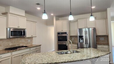 108 Ferngrove Ct in Mooresville, NC - Building Photo - Building Photo
