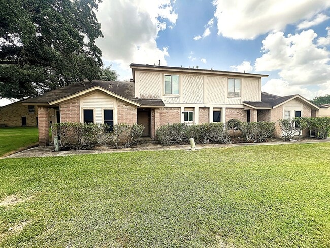 property at 1911 Country Village Blvd