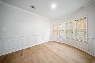 6000 Meadowglen Dr in Argyle, TX - Foto de edificio - Building Photo