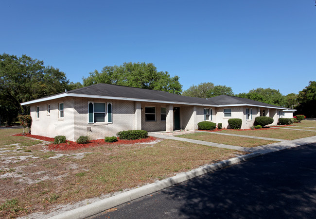 Montclair Village in Leesburg, FL - Foto de edificio - Building Photo