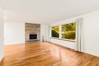14841 Densmore Ave N in Shoreline, WA - Building Photo - Building Photo