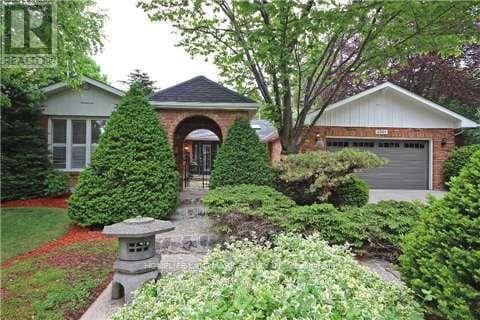 2301 Bennington Gate in Oakville, ON - Building Photo - Building Photo