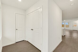 9318 Speckled Trout Dr in Baytown, TX - Building Photo - Building Photo