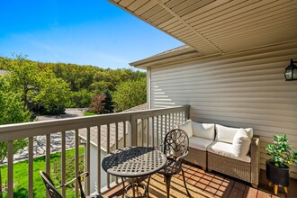 2264B Circle Ridge, Unit 2264B in Delafield, WI - Building Photo - Building Photo