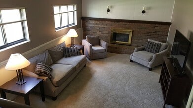 8174 Maddox Dr in West Chester Township, OH - Building Photo - Building Photo