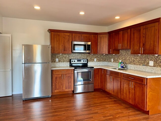 property at 99-050 Nalopaka Pl