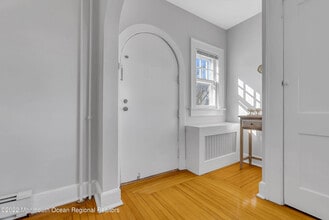 102 Dixon Ave in Long Branch, NJ - Building Photo - Building Photo