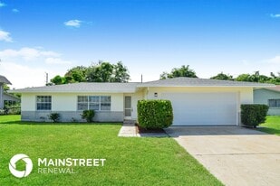 2860 Hancock Dr in Titusville, FL - Building Photo