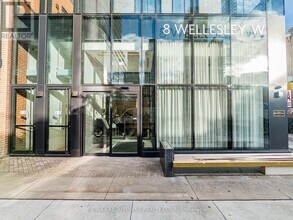 8 Wellesley St W in Toronto, ON - Building Photo - Building Photo