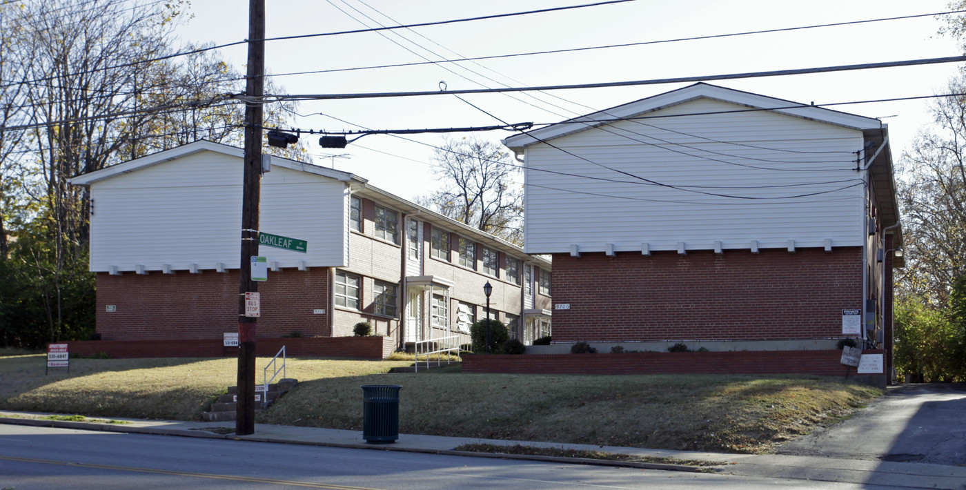 5706-5710 Montgomery Rd in Cincinnati, OH - Building Photo