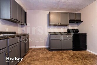 6616 Oakview Dr N in Indianapolis, IN - Building Photo - Building Photo
