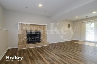 104 S Huntsman Blvd in Raymore, MO - Building Photo - Building Photo
