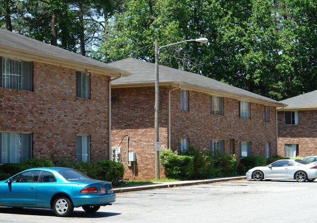 Lee Mar Apartments in Atlanta, GA - Building Photo - Building Photo