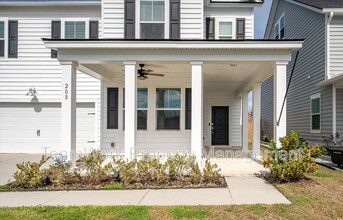 208 Evergreen Ave in Summerville, SC - Building Photo - Building Photo