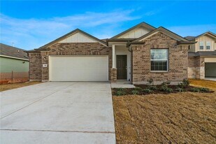 245 Salt Springs Rd in Kyle, TX - Building Photo