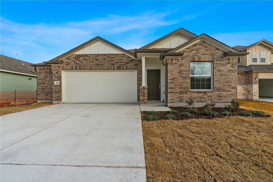 245 Salt Springs Rd in Kyle, TX - Building Photo