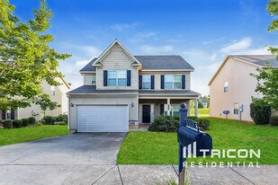 143 Biscayne Terrace in Hampton, GA - Building Photo