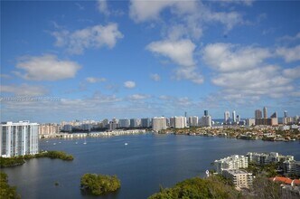 16385 Biscayne Blvd, Unit 2820 in Aventura, FL - Building Photo - Building Photo