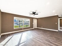 5406 Bayshore Ave in Cape Coral, FL - Foto de edificio - Building Photo