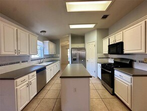 8117 Osborne Dr in Austin, TX - Building Photo - Building Photo