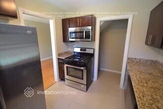 5240 Lee St in Skokie, IL - Foto de edificio - Building Photo