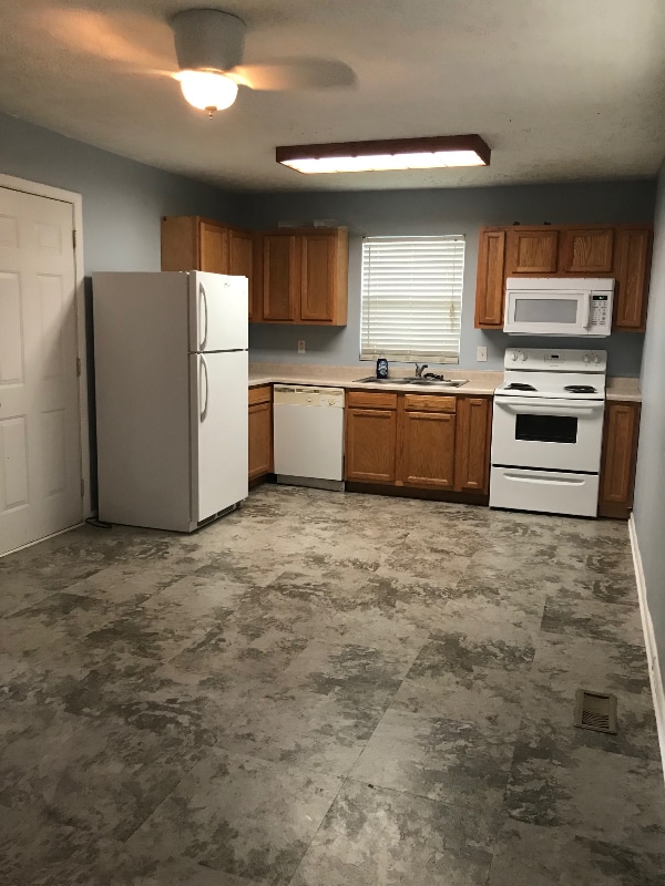 1943 Calhoun Ct in Indianapolis, IN - Building Photo - Building Photo