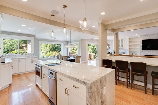 3341 Oak Knoll Dr in Emerald Hills, CA - Building Photo - Building Photo