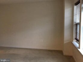 25549 Feltre Terrace in Chantilly, VA - Building Photo