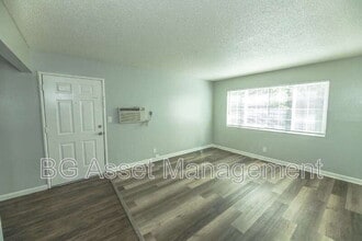 1922 Ethan Way in Sacramento, CA - Building Photo - Building Photo