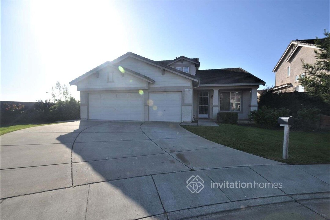 4813 Edgestone Ct in Fairfield, CA - Foto de edificio