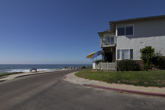 Windansea Beach Apartments in La Jolla, CA - Building Photo - Building Photo